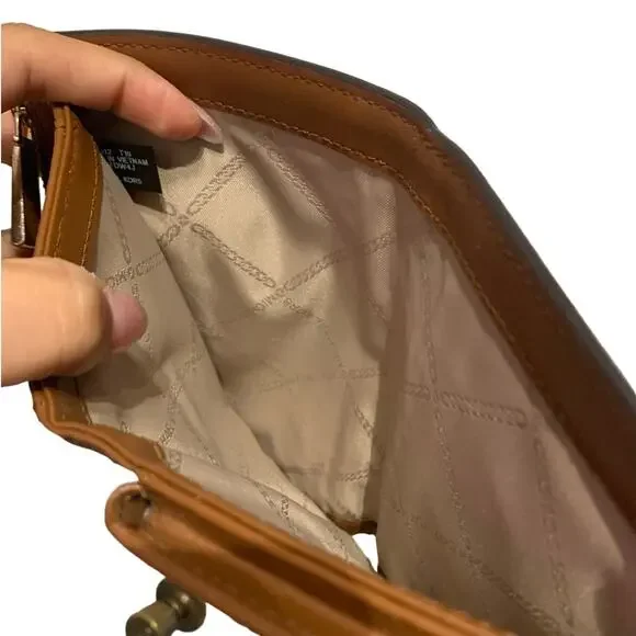 Michael Kors Brown Tan Signature Jet Set Wallet w/ Phone Holder - Picture 7 of 9